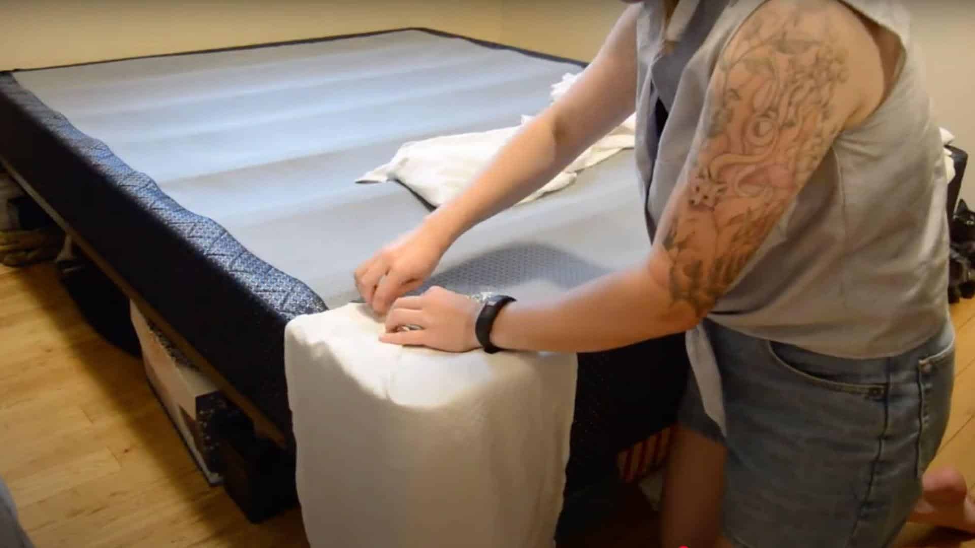 STEP_4_Attach_the_Bed_Skirt_Using_a_Fitted_Sheet