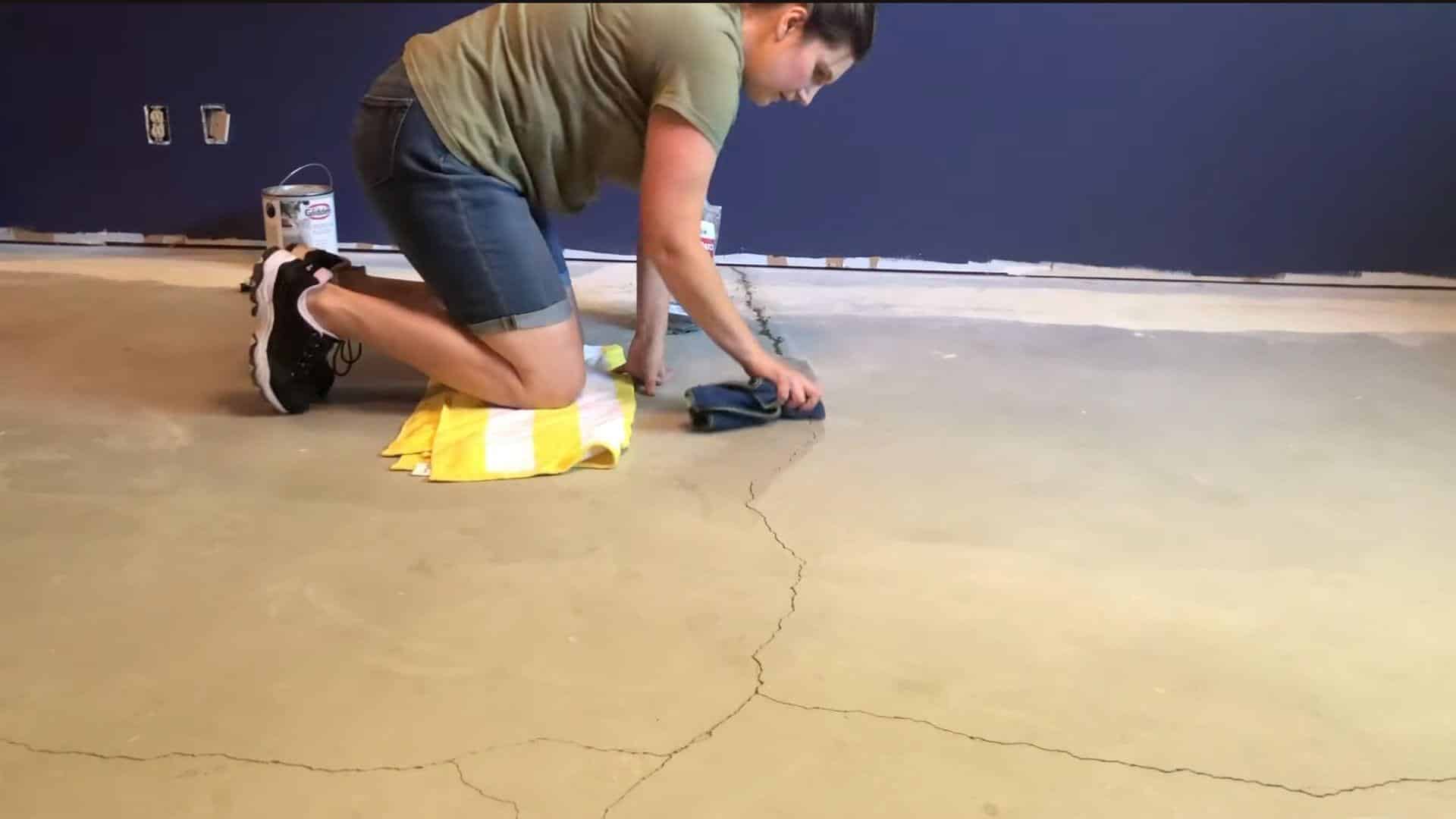 STEP_4_Fill_Cracks_and_Holes_in_the_Concrete