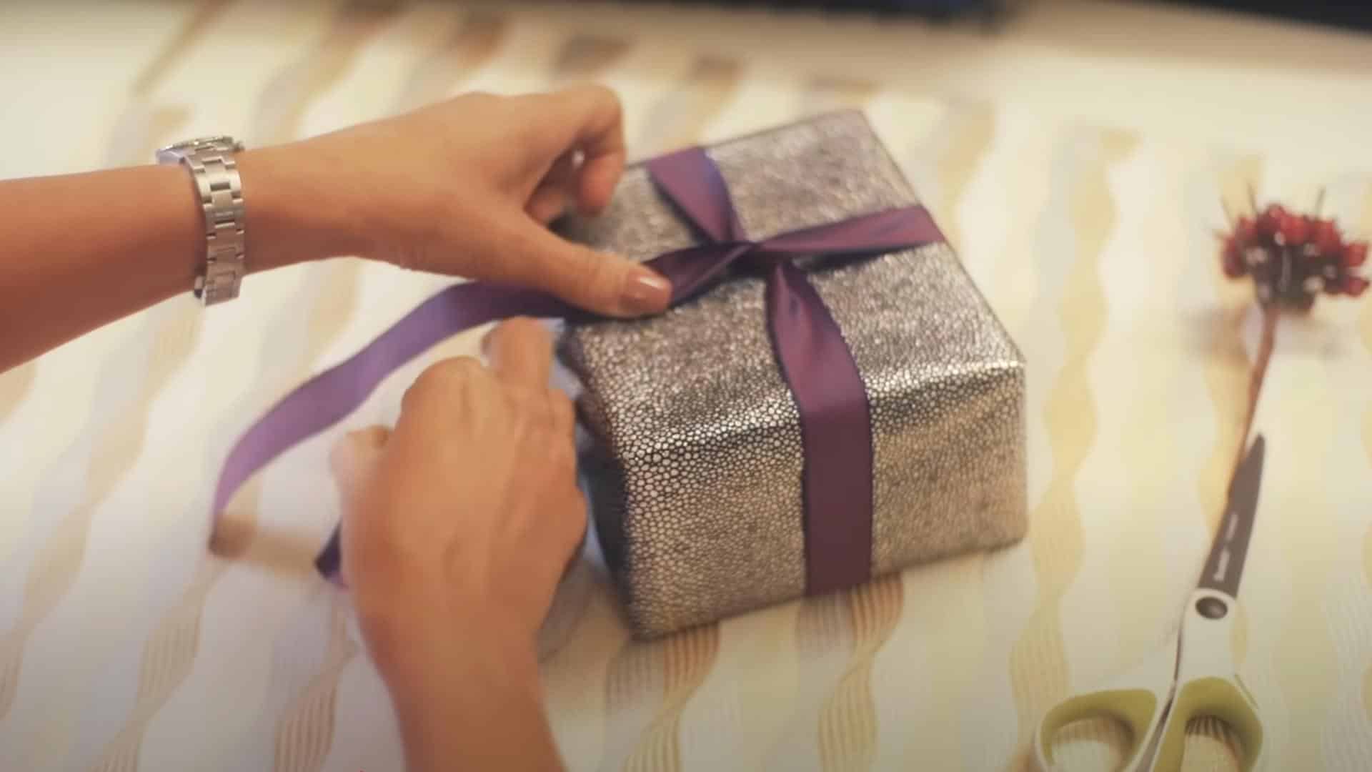 Step_2_Cross_the_Ribbon_and_Measure