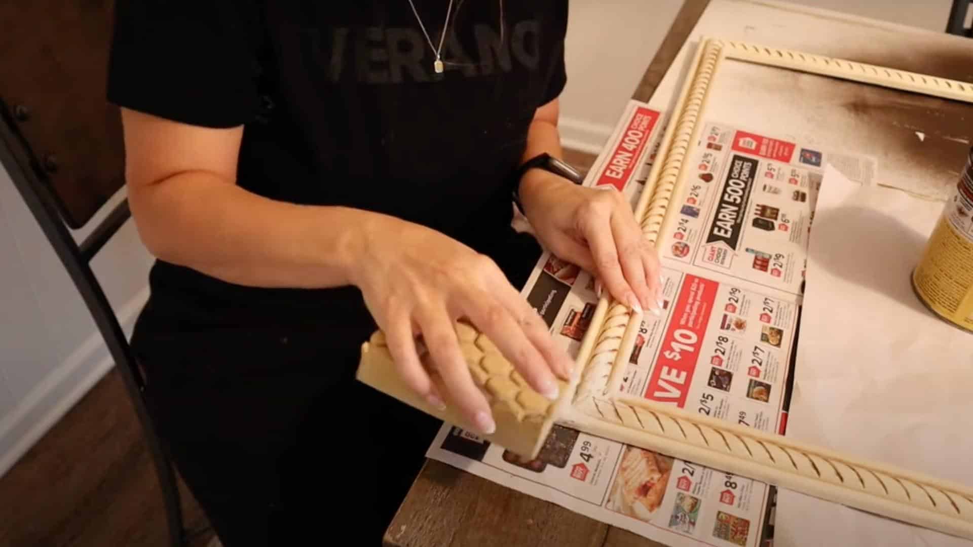 Step_3_Sand_and_Stain_the_Frame