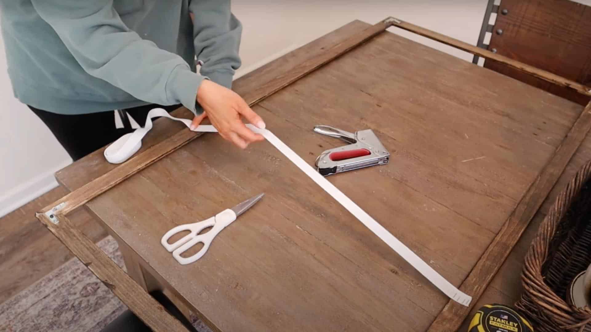Step_4_Attach_Elastic_to_the_Back_of_the_Frame