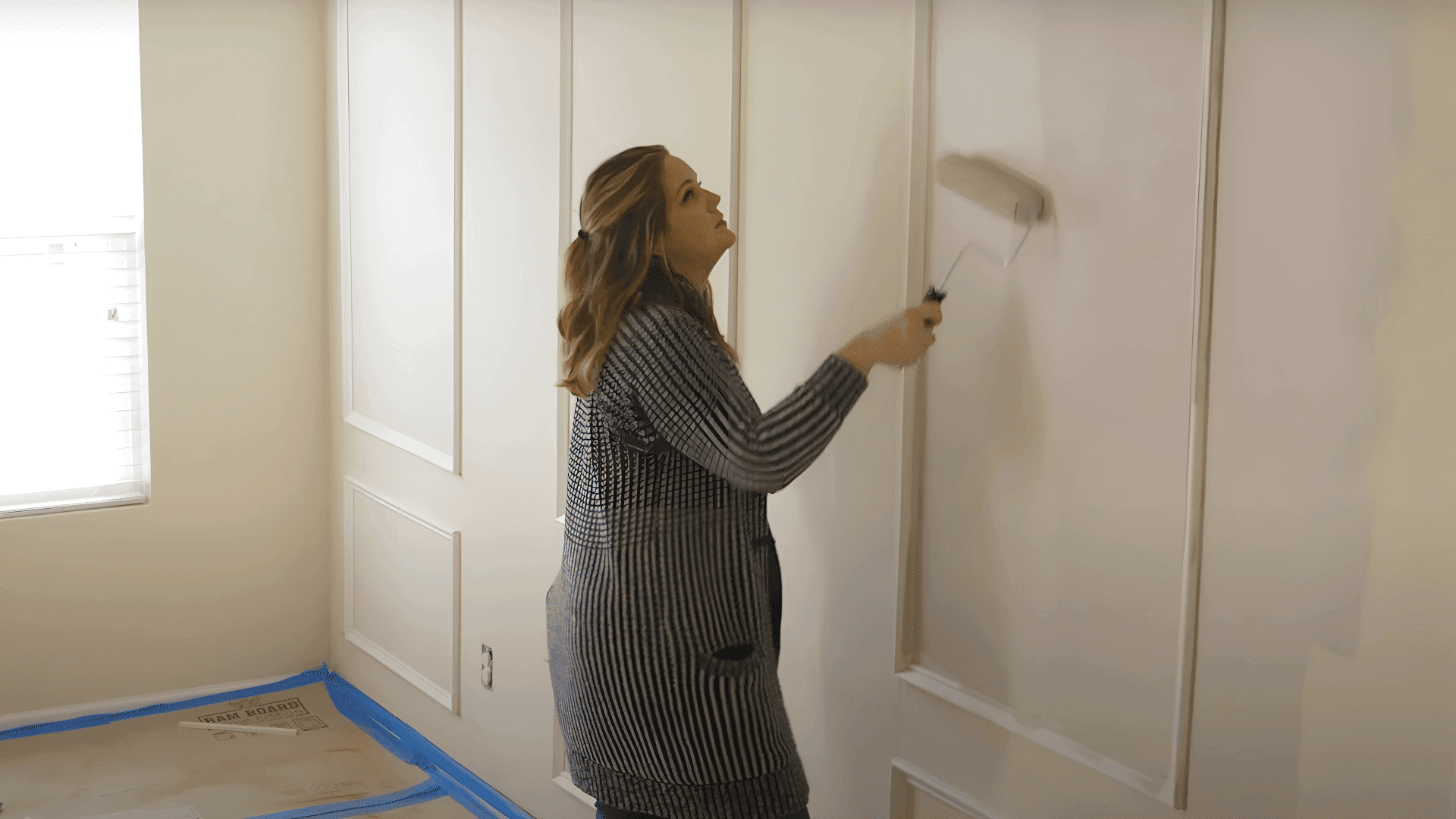 Step_4_Paint_the_Wall_and_Molding_Together