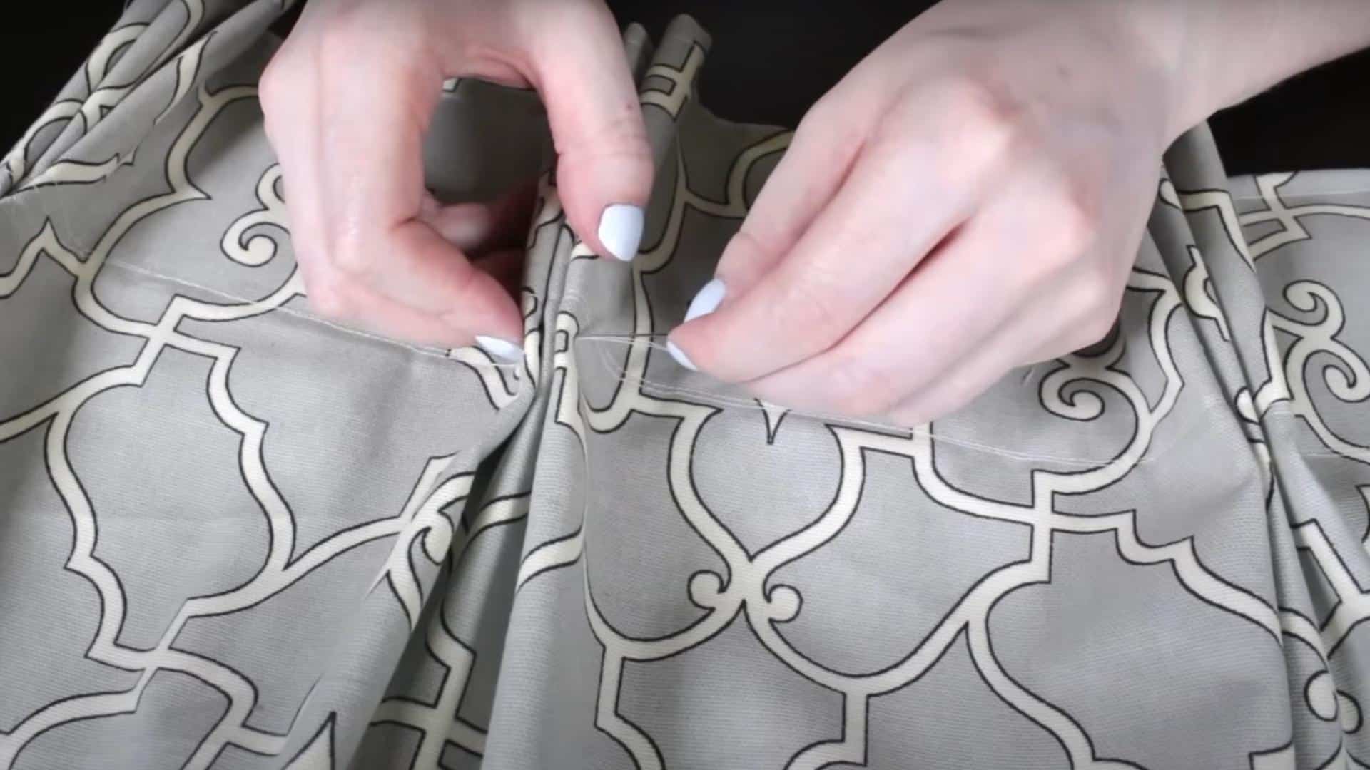 Step_5_Pinch_Hand-Sew_the_Pleats_and_Hang