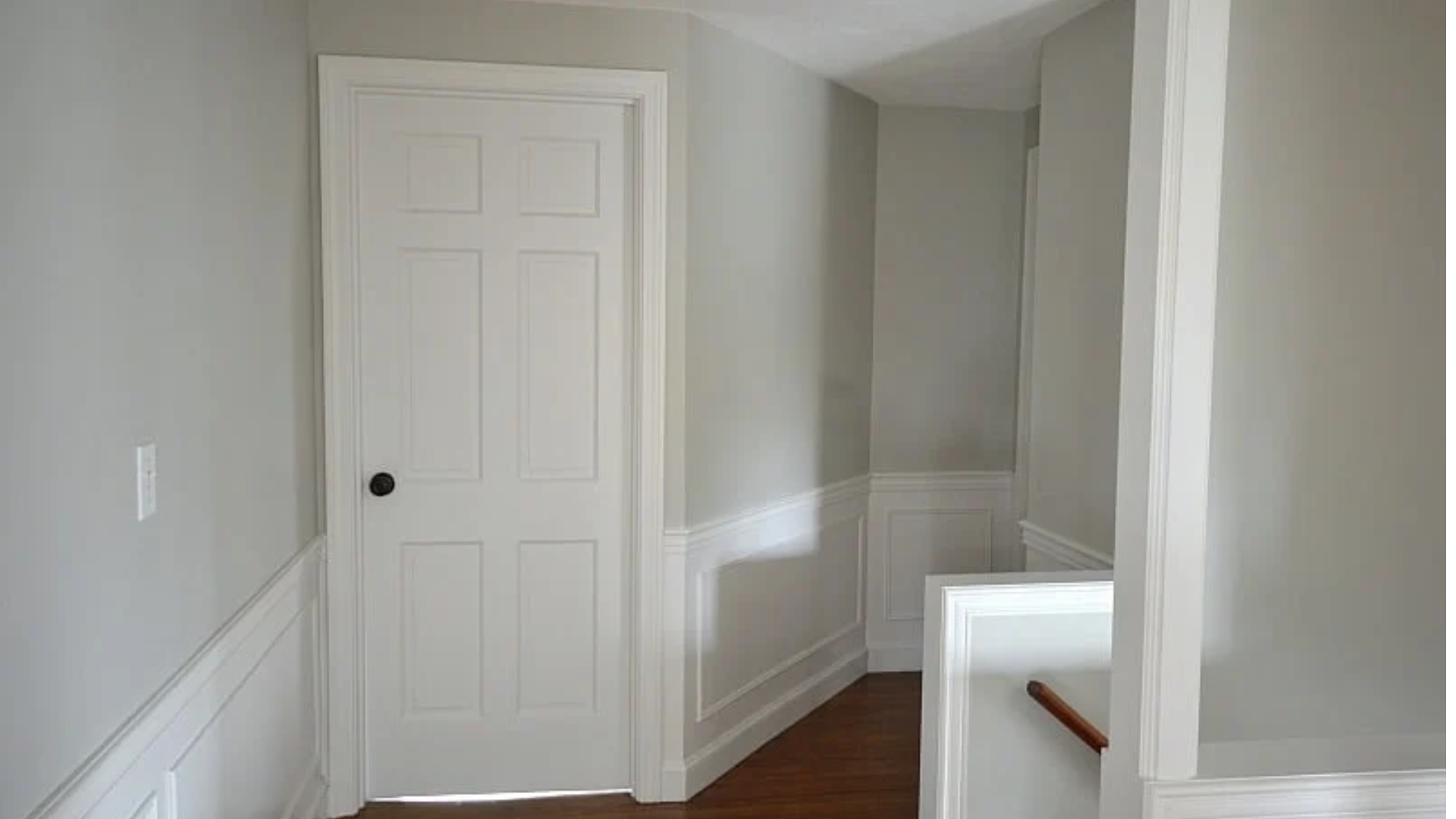 Decorators_White_CC-20