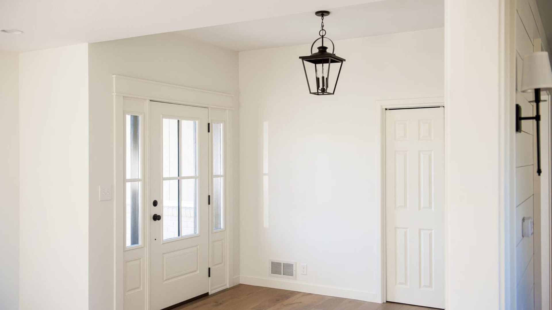 Pros_and_Cons_of_Using_White_Dove_Paint_Walls